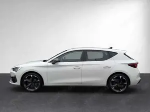 CUPRA Leon 1.5 eTSI DSG LED+NAVI.+RFK+ACC+KEYLESS+DAB+ Bild 3