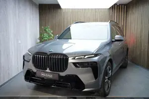 BMW X7 xDrive 40d M-Sport | HK | 7Sitz | Pano | 360