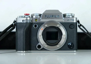 Fujifilm X-T5 Systemkamera (Body)   sehr guter Zustand