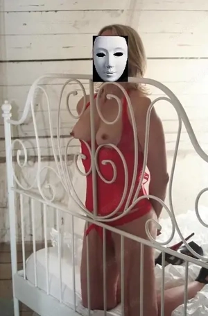 DOM vergibt Ausbildungsplatz zur Domina, kostenlos für dich