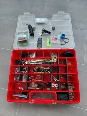 1 Aufwahrungsbox Konvolut mit sehr vielen Teilen für Bogensport