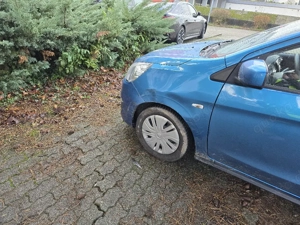 Mitsubishi space star 1.0 Basis UNFALL Bild 2