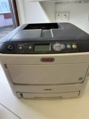 Schränke,  Regale, Stühle etc aus Praxisaufgabe Bild 3