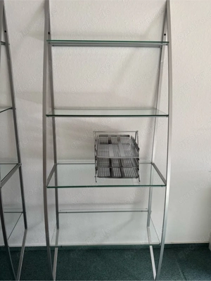 Schränke,  Regale, Stühle etc aus Praxisaufgabe Bild 5