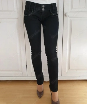 Bershka Low Waist Jeans W26 L31 34 XS Denim Hose Röhrenhose Röhrenjeans Retro 90s Vintage Leggins 