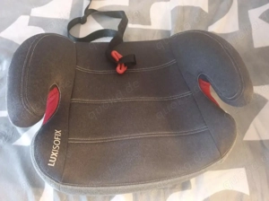 Kindersitzerhöhung Osann Lux Isofix schwarz mit roten Details