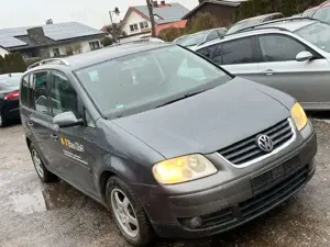 Volkswagen Touran Touran 1.6 FSI zum Ausschlachten