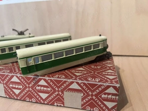 Märklin Triebwagen ST 800 Grünbeige!Dachrippen des Motorwagens 7 mm breit!H000