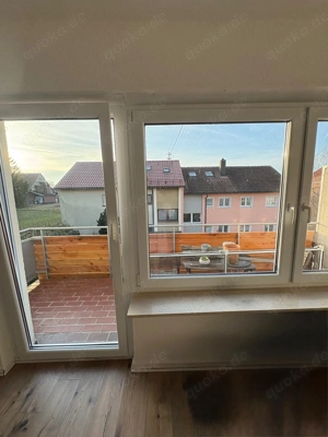 Schöne 3 Zimmer Wohnung mit offenem Essbereich und Balkon in Waiblingen Bittenfeld Bild 3