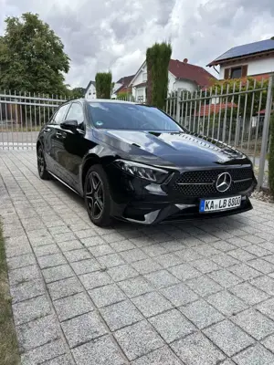 Mercedes-Benz A 250 AMG Line AdvPlus, Neuzu, Service Neu, MB100 Bis 28