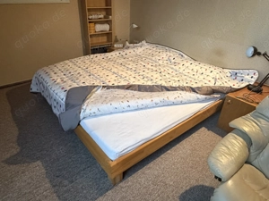 Grosses Doppelbett (180x 200 cm) mit getrennten Matratzen