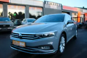 Volkswagen Passat Variant Elegance/NAVI/PANO/KAM/1 HAND/AHK