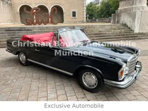 Mercedes-Benz 280 SE 3.5 Cabrio Conversion schwarz/rot