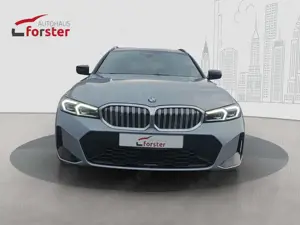 BMW 320 320d xDrive M Sport adapt. LED ACC AHK Standh. Bild 2