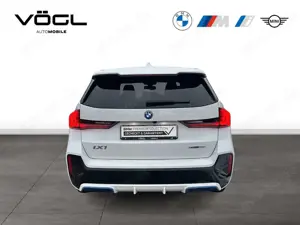 BMW iX1 xDrive30 M Sportpaket DAB Parkassistent Shz Bild 3