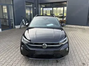 Volkswagen Taigo 1.0 TSi DSG R-Line Matrix/Sitzh/Appconnect Bild 2