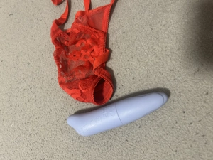 Benutzes Sextoy mit Schleim