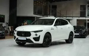 Maserati Levante *LUFTFEDERUNG*HK*LED*21"LM*NAVI*1-HAN*