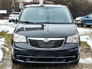 Lancia Voyager 2,8 CRDI Platinum Automatik 7 Sitzer Bild 4