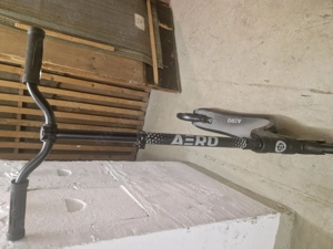 Aero Scooter Black Klapproller