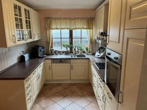 Einbauküche mit Geräten