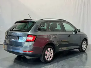 Skoda Fabia Combi DSG Ambition PDC Bild 3