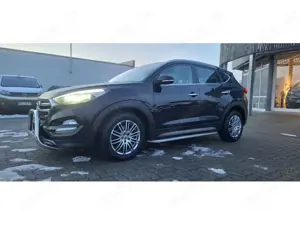 Hyundai TUCSON 2.0 Premium 4WD NAVI SITZBELÜFTUNG LED