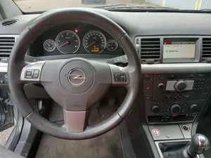 Opel Vectra Vectra 1.9 CDTI Caravan Edition Plus Bild 5