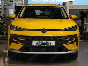 Volkswagen T-Roc "LIFE" 1.5 l eTSI neues Modell 7-Gang DSG Bild 3