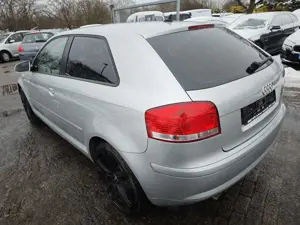 Audi A3 1.6 FSI Ambiente Bild 2