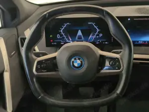 BMW iX xDrive50 Sportpaket Navi/Laser/AHK/360°/Pano Navi/ Bild 5