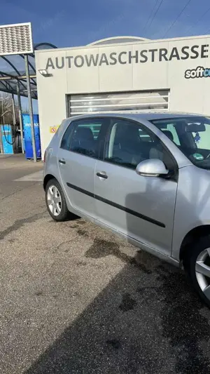 Volkswagen Golf 1.6 Trendline Bild 2