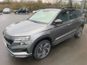 Skoda Karoq 2,0TSi DSG Sportline 4x4 Pano 19"ACC Navi