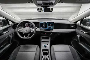 Volkswagen Tiguan 1,5 eTSI DSG Basis - LAGER 96 kW (131 PS), Auto... Bild 5