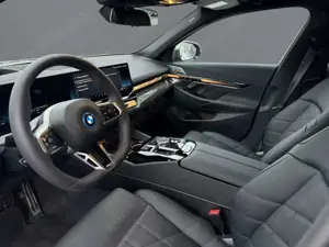 BMW i5 eDrive40 Touring M-Sport Pro/ACC/AHK/eSIM Bild 4