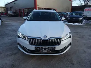 Skoda Superb Combi (3V5) Premium Edition Bild 2