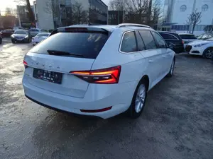 Skoda Superb Combi (3V5) Premium Edition Bild 5