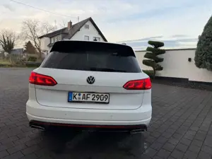 Volkswagen Touareg Touareg Diesel 3.0 V6 TDI 4Motion DPF Aut. R-Line Bild 2