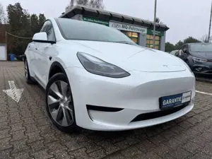 Tesla Model Y RWD 1-HAND AHK AUTOPILOT SOH 93,5 %
