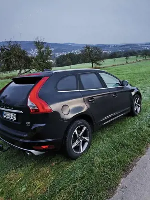 Volvo XC60 Momentum AWD Bild 5