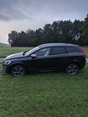 Volvo XC60 Momentum AWD Bild 2