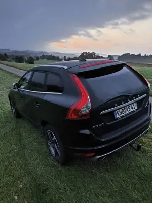 Volvo XC60 Momentum AWD Bild 3