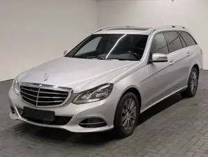 Mercedes-Benz E 220 T Kam/el.Heck/Navi/SHZ/SHD/Tempomat