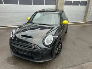 MINI Cooper SE Panoramadach HUD HiFi HK Kamera LED Bild 3