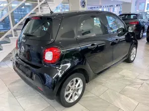 smart forFour Passion Turbo/Navi/Pano/Sitzh/LM/PDC Bild 3