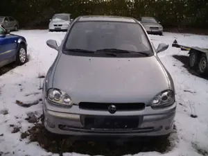 Opel Corsa Corsa 16V GSi Bild 2