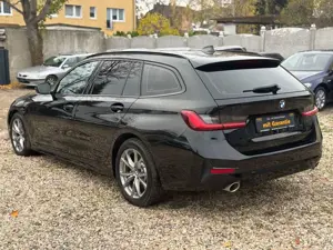 BMW 330 i Sportline/Vollleder/Navi/3-Zone-Automatik Bild 5