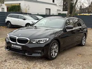 BMW 330 i Sportline/Vollleder/Navi/3-Zone-Automatik Bild 3