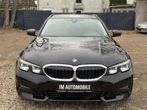 BMW 330 i Sportline/Vollleder/Navi/3-Zone-Automatik Bild 2
