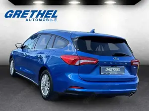 Ford Focus Turnier Titanium AHK-klappbar Navi LED Apple CarPl Bild 3